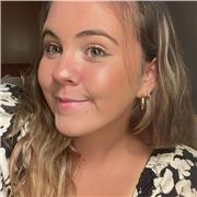 Estudiante de Trabajo Social, tengo experiencia realizando un voluntariado en un colegio dando apoyo escolar a los niños.